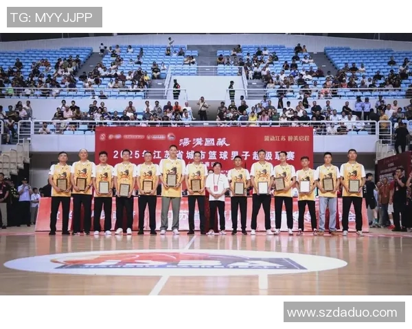 南京篮球队的崛起与荣耀揭秘:探索他们背后的力量与激情